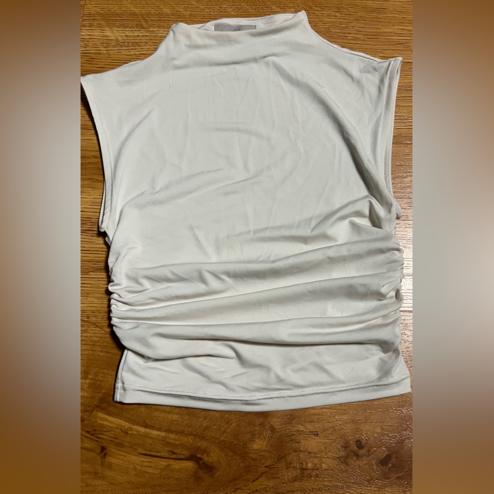 H&M Off-White Ruched Strapless Tube Top – XS